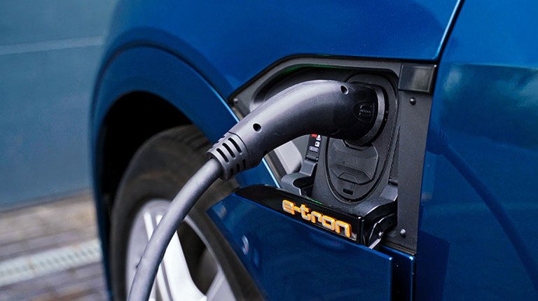 Flexible and cost-effective charging: SMA and Audi connect energy management with e-mobility